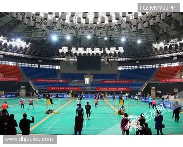 重庆羽毛球队在城市联赛中以71分稳居榜首展现强劲实力 重庆羽毛球队在城市联赛中以71分稳居榜首展现强劲实力