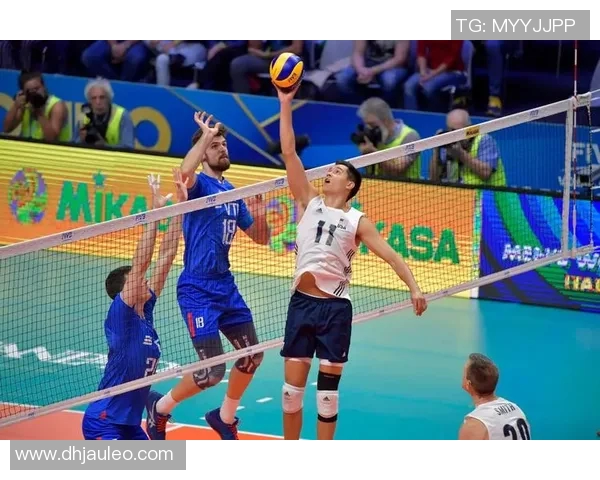 伊朗男排与俄罗斯男排激战正酣谁将赢得这场巅峰对决