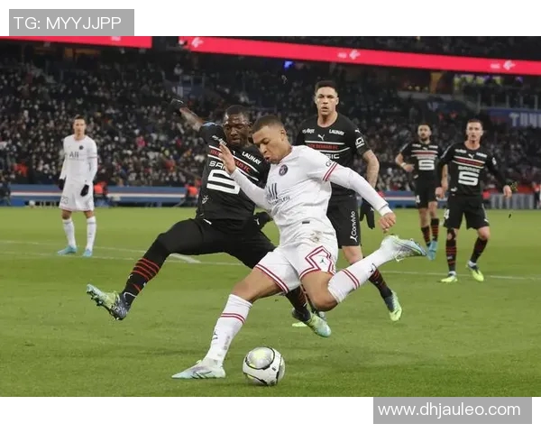 克莱蒙与巴黎足球会激战正酣谁能在这场较量中笑到最后