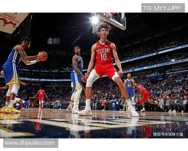 勇士与鹈鹕激战正酣精彩图文直播全程回顾与分析 勇士与鹈鹕激战正酣精彩图文直播全程回顾与分析