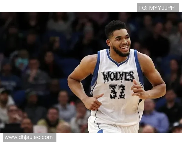 卡尔安东尼唐斯如何在NBA赛场上展现个人魅力与团队价值