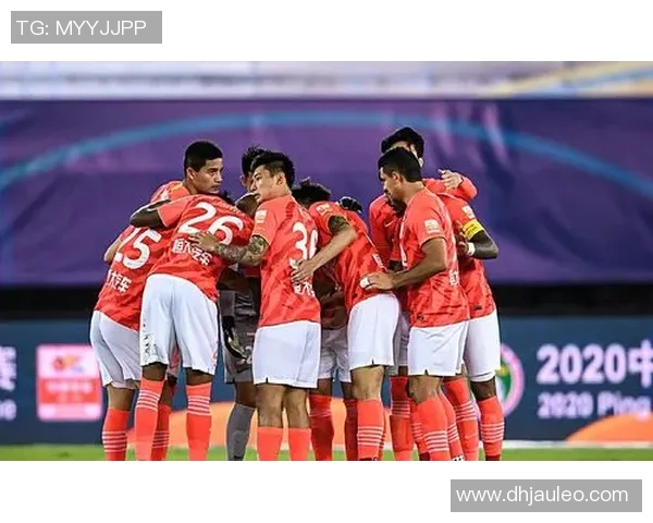 大连与广州恒大激战成平局赛后分析与精彩瞬间回顾 大连与广州恒大激战成平局赛后分析与精彩瞬间回顾