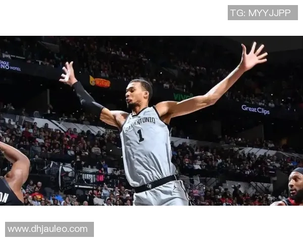 文班亚马新赛季表现惊艳场均20分10篮板3盖帽稳居最佳新秀前列