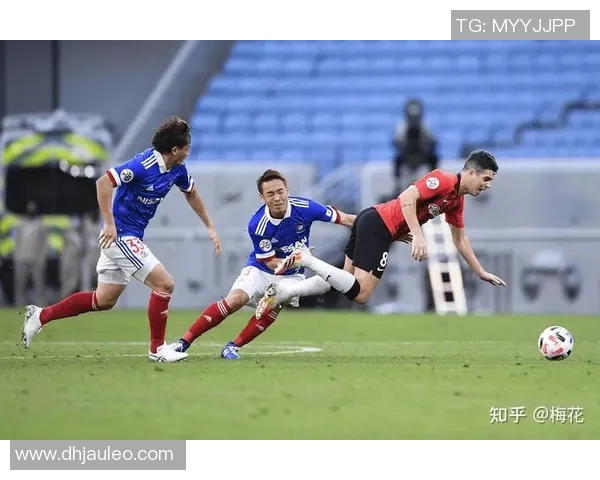 甲府风林与新球队的激烈对决展现足球魅力与团队精神的巅峰较量