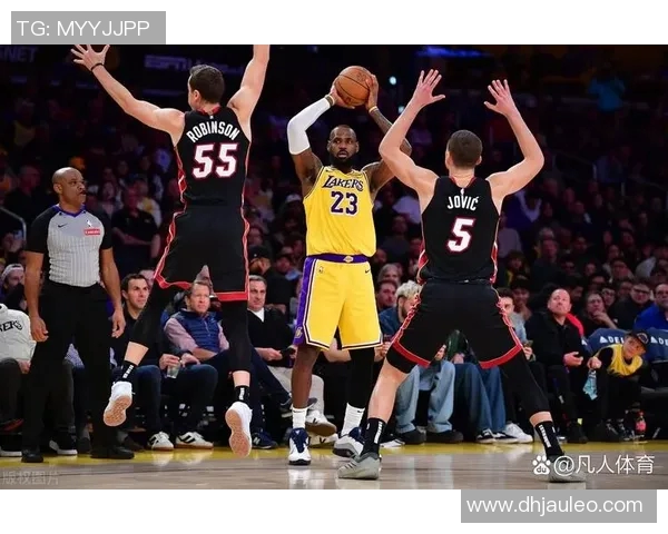 热火与湖人精彩对决回放分析全场精彩瞬间与战术解析