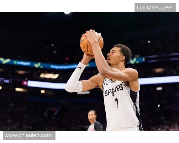 马刺与火箭激战第4场双方全力争夺季后赛晋级机会