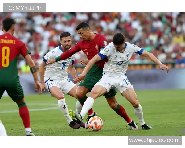 2018年国际友谊赛回顾葡萄牙队与阿尔及利亚队的精彩对决与战术分析