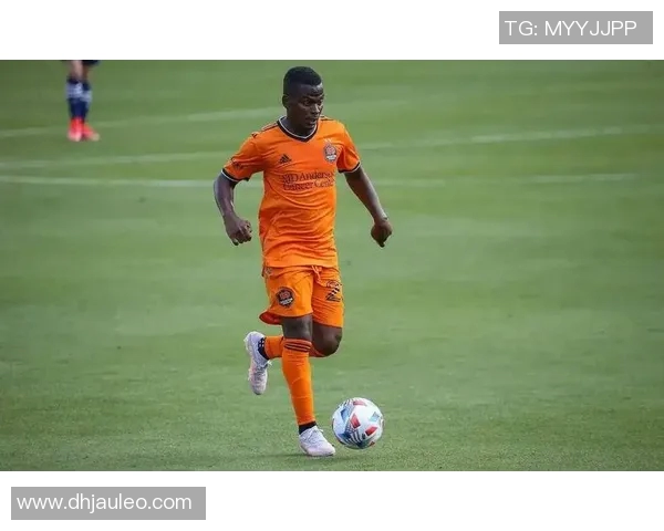 休斯敦迪纳摩与费城联合激战正酣比分揭晓精彩瞬间回顾