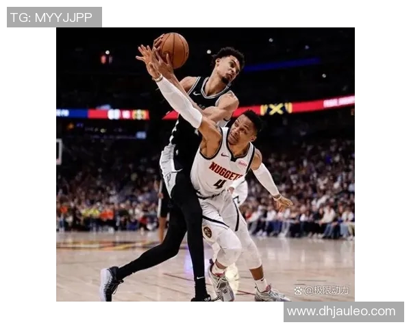 勇士与马刺西部决赛第二场激战回顾与精彩瞬间分析